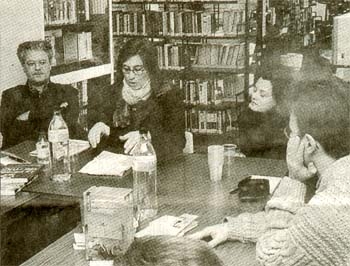 La bibliothèque était sortie de son silence pour accueillir les auteurs et les étudiants pour ce forum littéraire (Photos Mario Grazi)